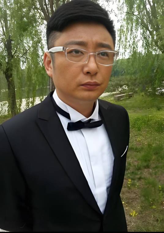 易勇名