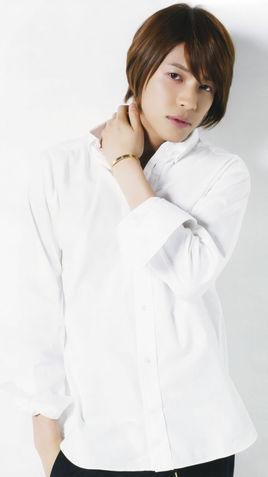中间淳太