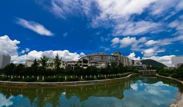 小河
