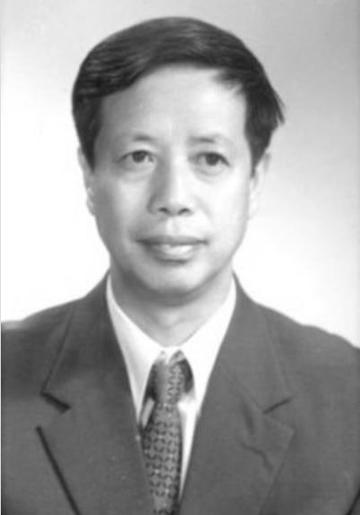 李久芳