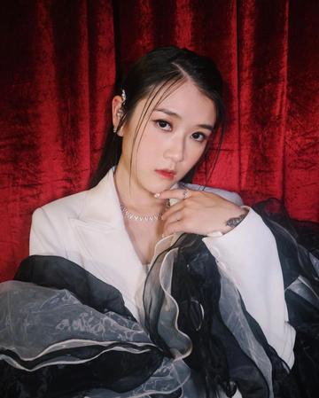 潘静文
